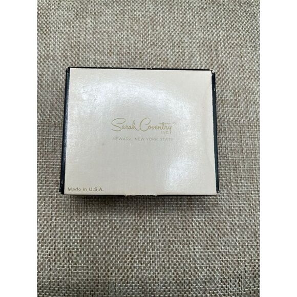 Vintage Sarah Coventry Gold Tone Clip On Earrings & Brooch Set w/ Box - Picture 5 of 6